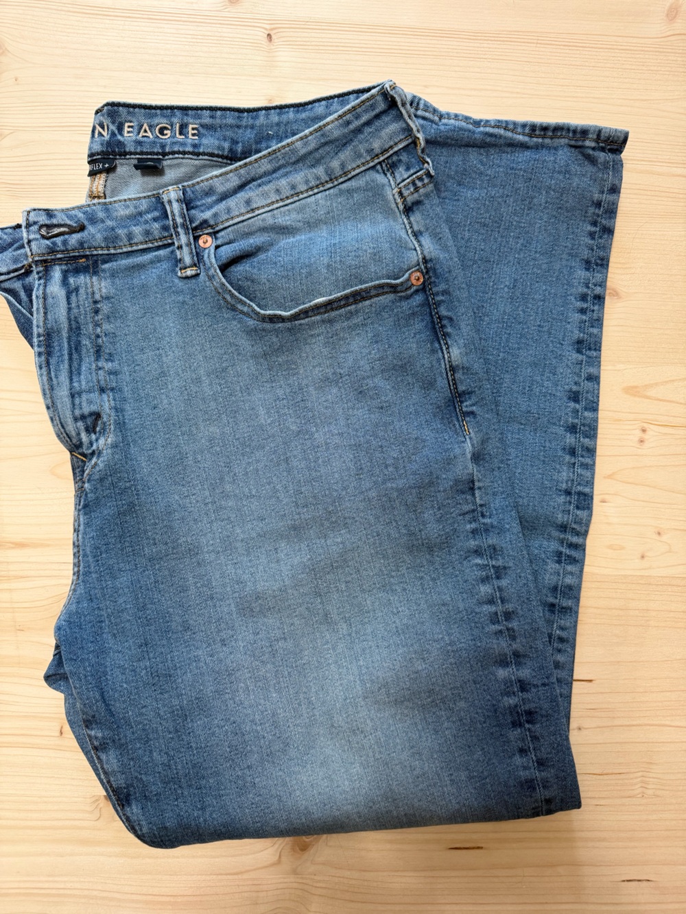 American Eagle Outfitters Men's Light Blue Athletic Fit Jeans